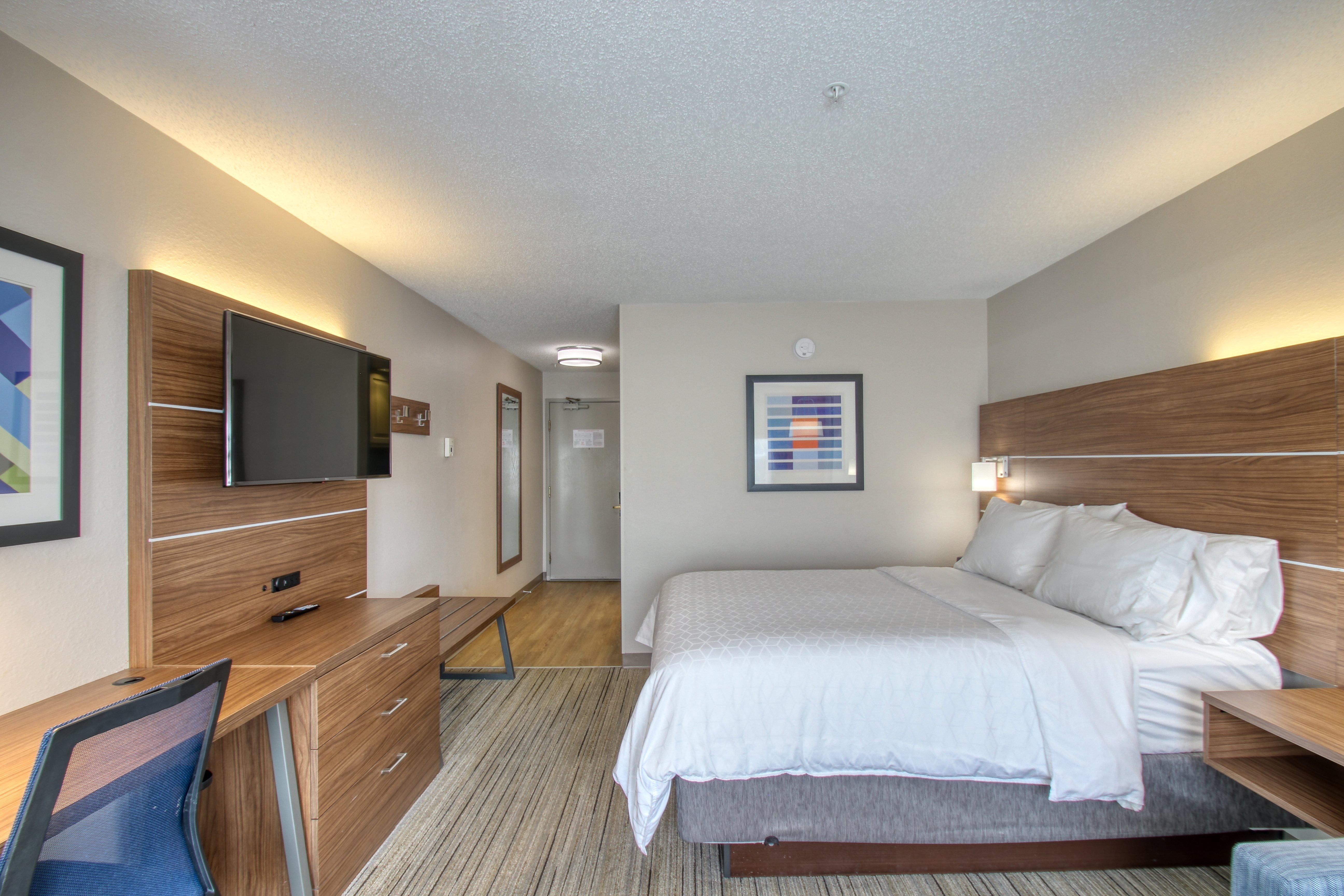 Holiday Inn Express Hotel & Suites Oshkosh - State Route 41 By Ihg Exterior foto