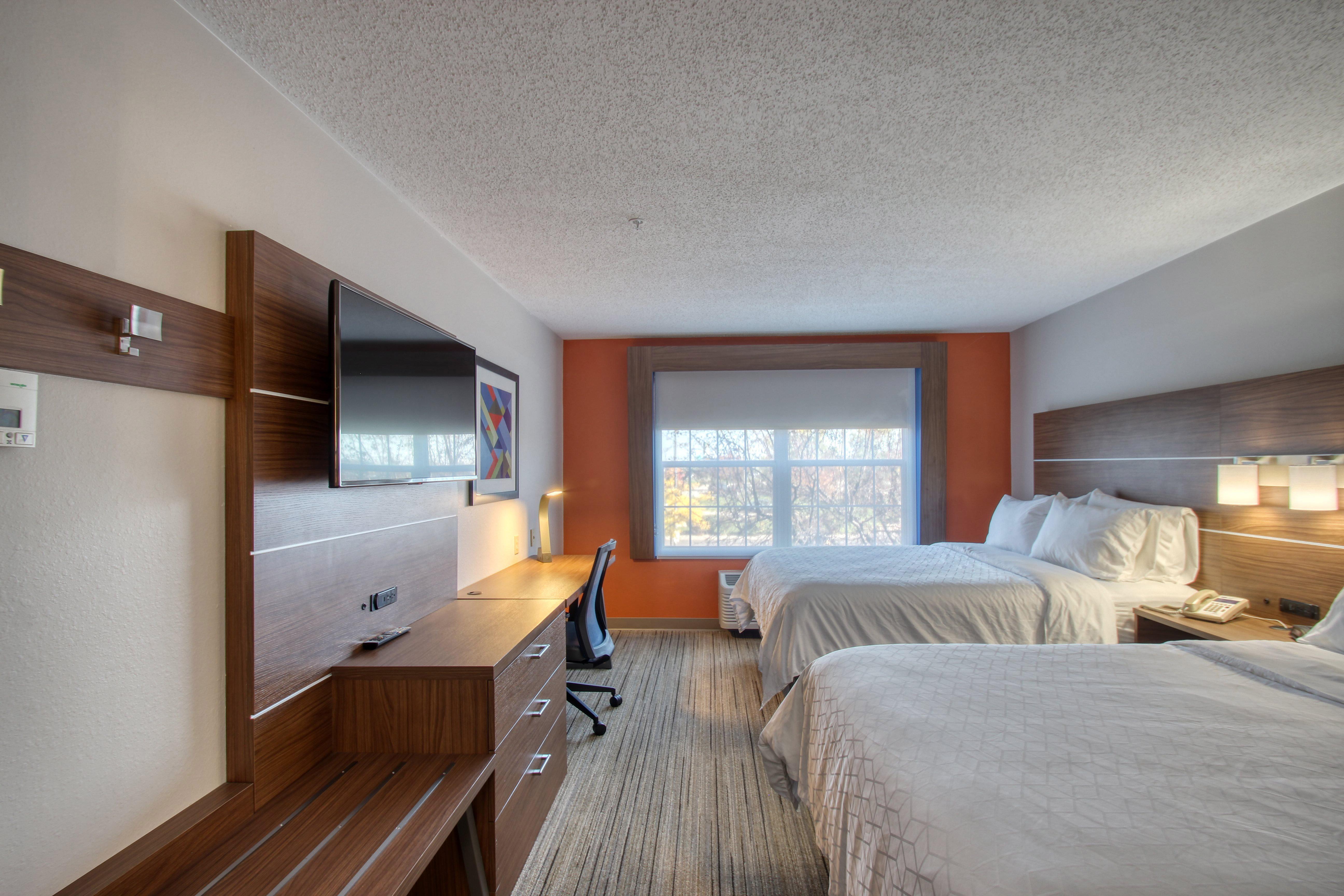 Holiday Inn Express Hotel & Suites Oshkosh - State Route 41 By Ihg Exterior foto