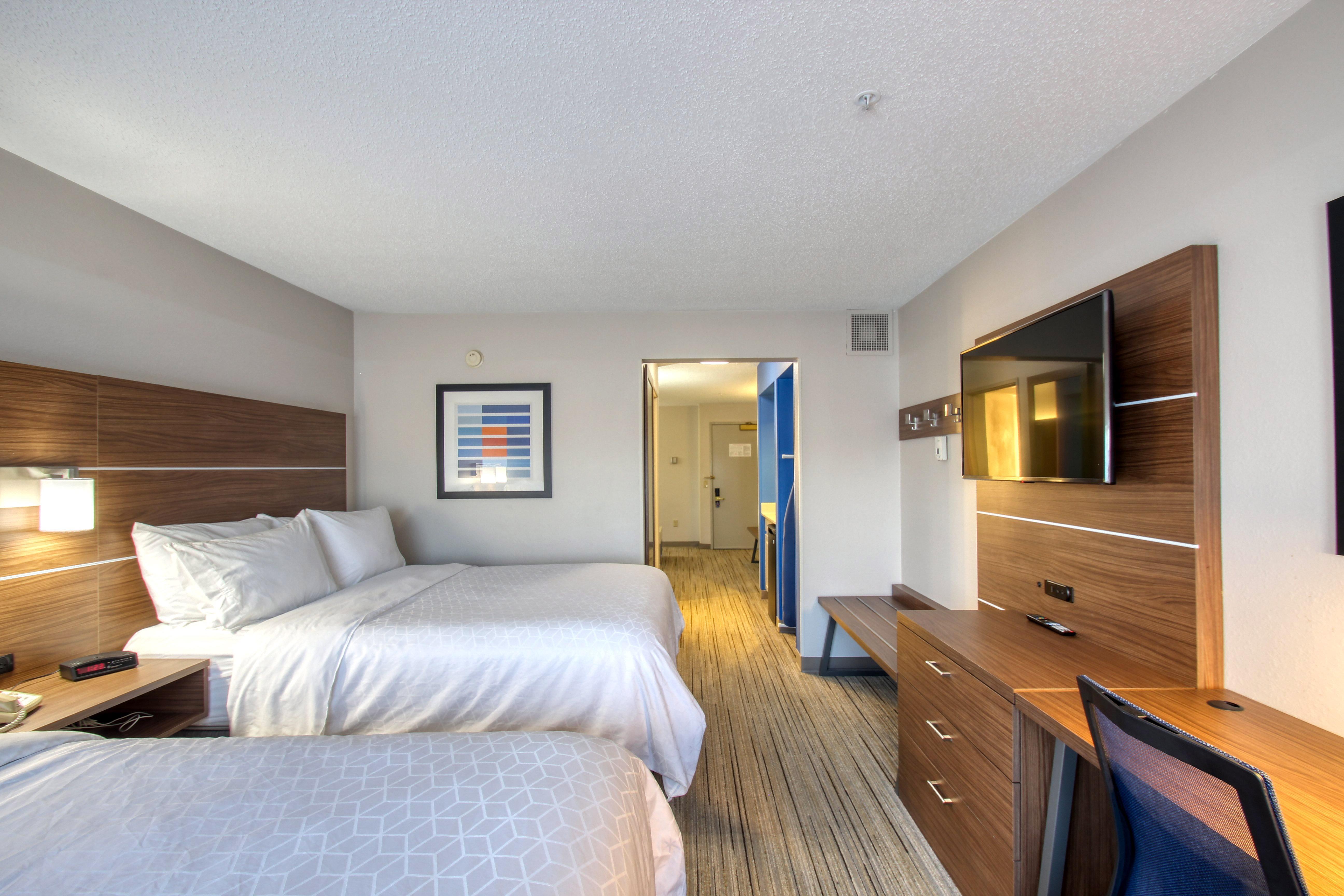Holiday Inn Express Hotel & Suites Oshkosh - State Route 41 By Ihg Exterior foto